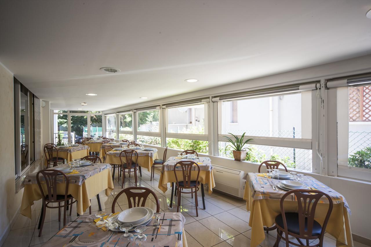 Hotel Taormina Riccione Exterior foto