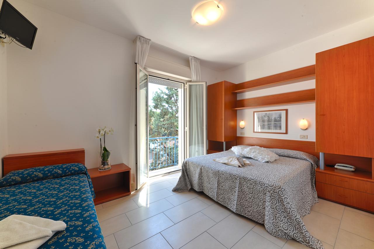 Hotel Taormina Riccione Exterior foto