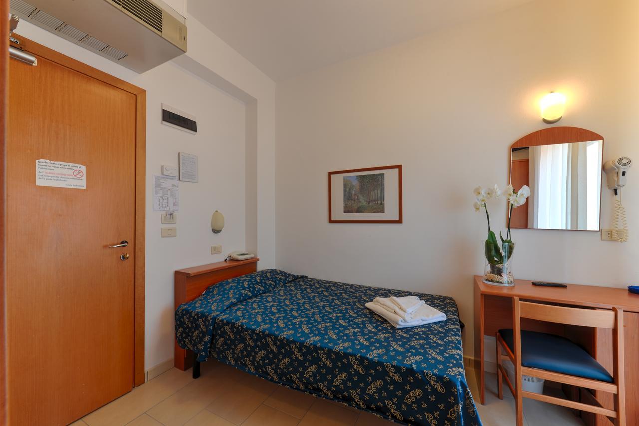 Hotel Taormina Riccione Exterior foto
