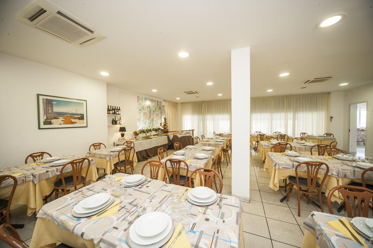 Hotel Taormina Riccione Exterior foto